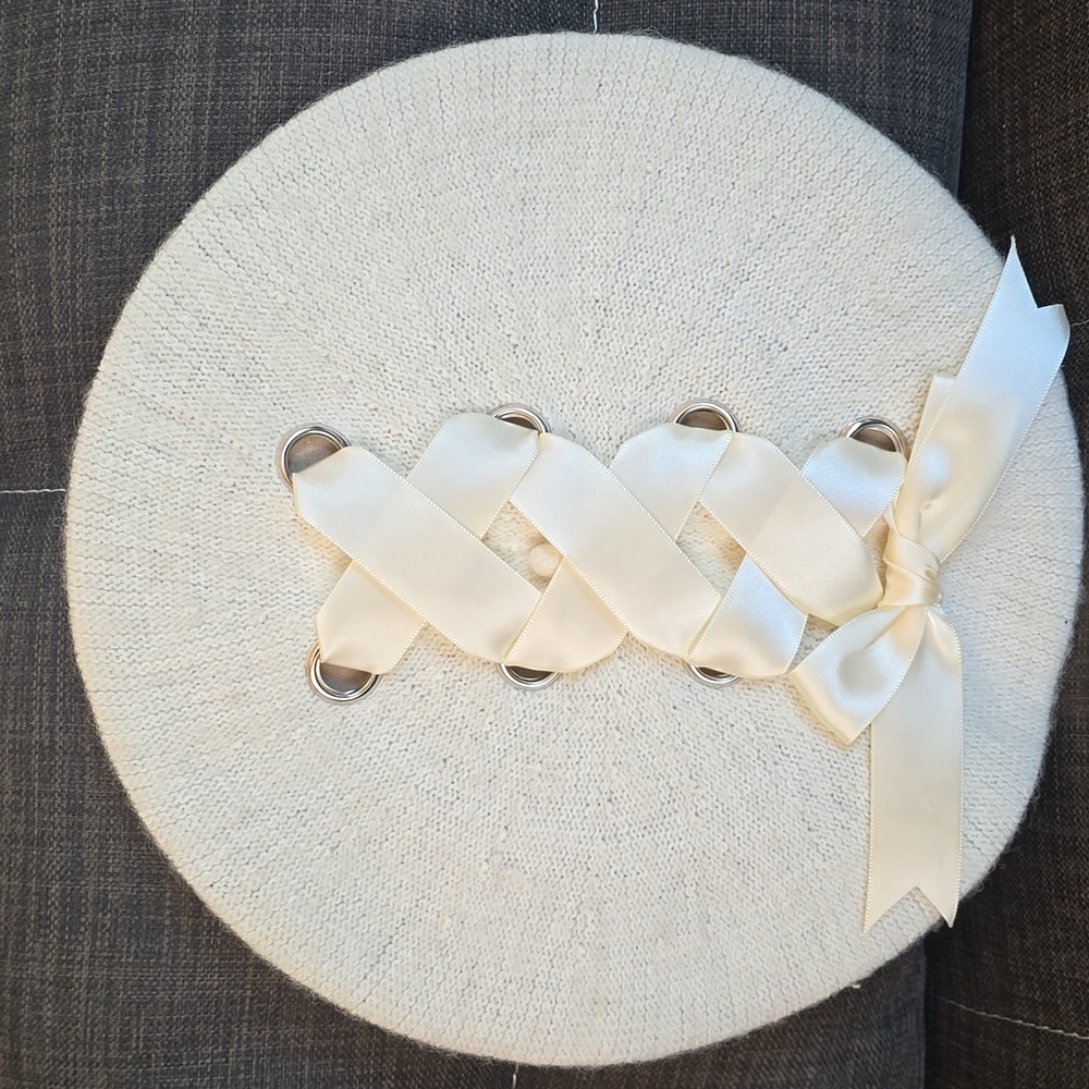 Dolls Kill-White Lace Up Beret Hat